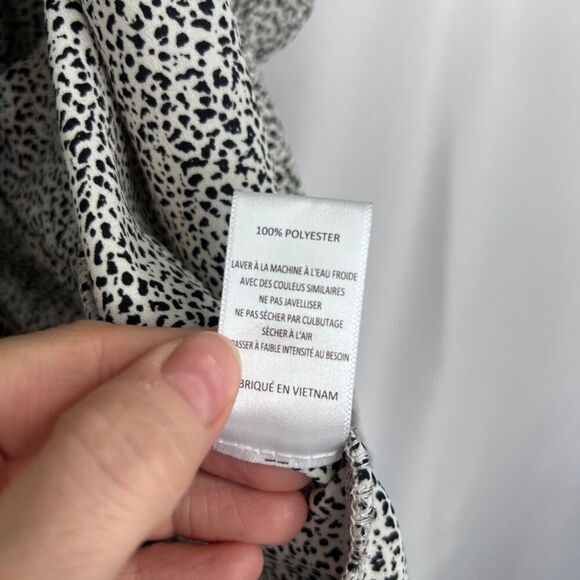Lush Black & White Animal Print Short Sleeve Vneck Wrap Shirt Lightweight Sz XL - Picture 2 of 13